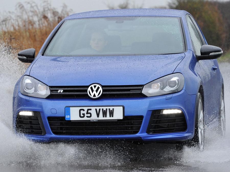  Volkswagen Golf R 3-Door 2009 года  (UK) (фото 7 из 12)